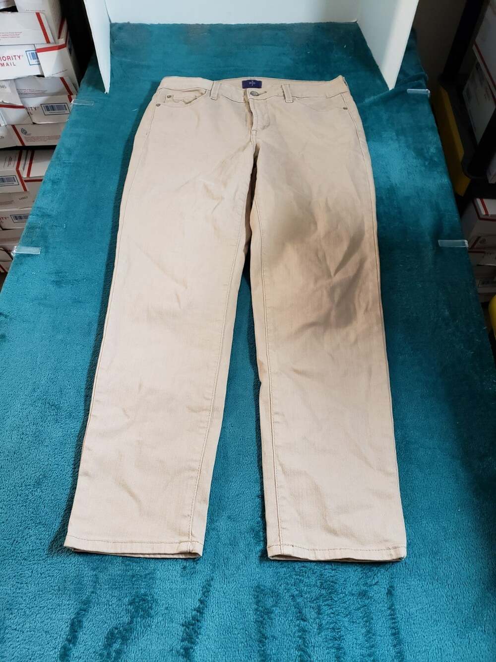 NYDJ Jeans Size 6 Womens Beige Stretch Pants Denim Mid Rise Ankle Cropped